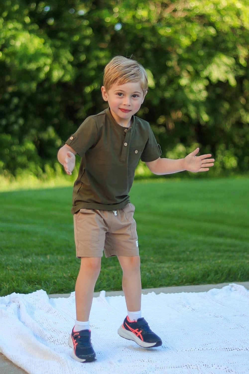 Sawyer & Finn Clothing -Olive Green Short Sleeve Tee